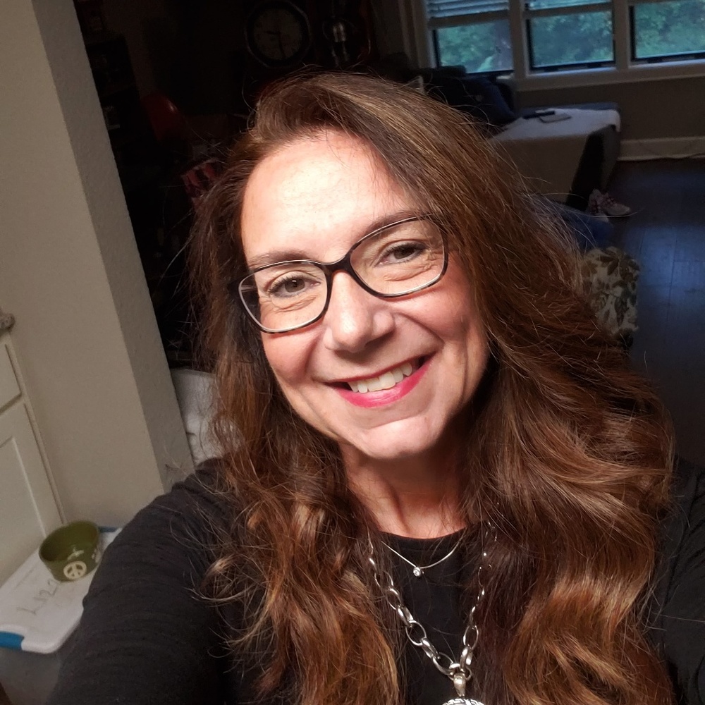 Meet your Posher, Lisa